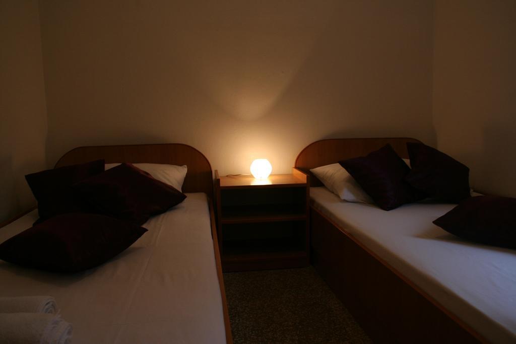Apartments Rotim Zaostrog Rom bilde